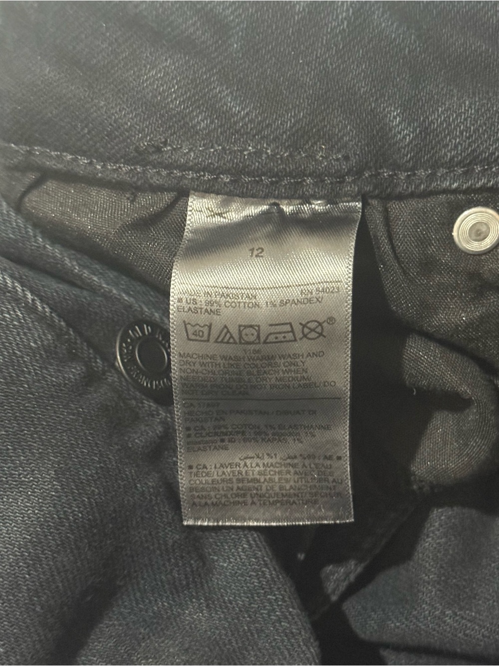 NWT. Women's Old Navy Men's Black Distressed Slim Jeans - Picture 7 of 9